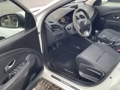 Vendo Renault Mégane 2011 - 7500 EUR, 272530 km - AUTO.MOTO.pt