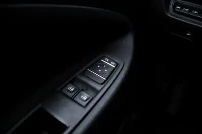 Sell Renault Zoe 2020 - 12900 EUR, 46635 km - AUTO.MOTO.pt