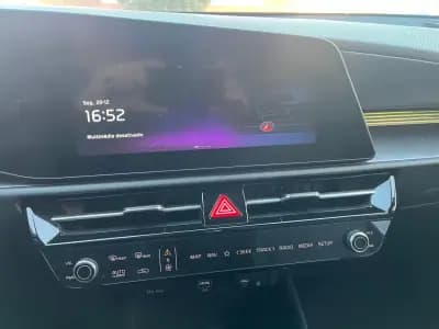 Vendo Kia Niro 2024 - 29500 EUR, 25000 km - AUTO.MOTO.pt