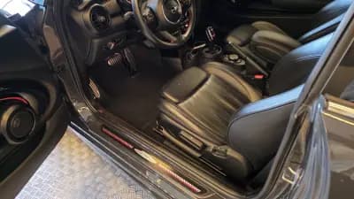 Vendo MINI 2019 - 24900 EUR, 114062 km - AUTO.MOTO.pt