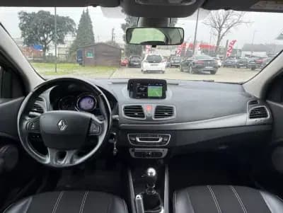 Vendo Renault Fluence 2014 - 10500 EUR, 148000 km - AUTO.MOTO.pt