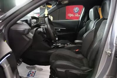 Vendo Peugeot 2008 2021 - 23900 EUR, 30000 km - AUTO.MOTO.pt