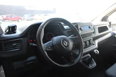 Vendo Renault Trafic 2022 - 16990 EUR, 222000 km - AUTO.MOTO.pt