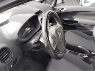 Vendo Opel Corsa 2011 - 5900 EUR, 220000 km - AUTO.MOTO.pt