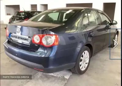 Vendo Volkswagen Jetta 2010 - 3900 EUR, 300000 km - AUTO.MOTO.pt