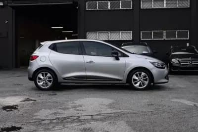 Sell Renault Clio 2017 - 11999 EUR, 138000 km - AUTO.MOTO.pt