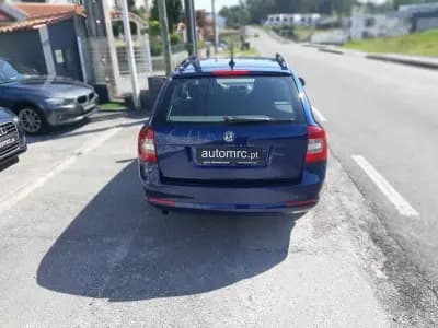 Sell Skoda Octavia Break 2010 - 5900 EUR, 183792 km - AUTO.MOTO.pt