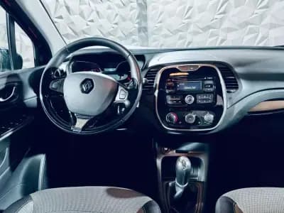 Sell Renault Captur 2016 - 11990 EUR, 114588 km - AUTO.MOTO.pt