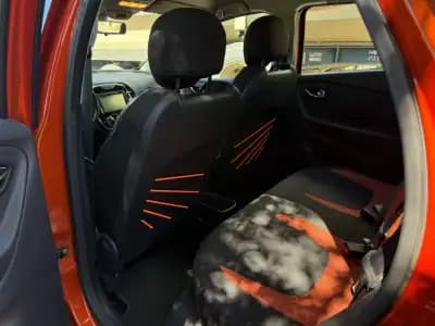 Vendo Renault Captur 2016 - 11900 EUR, 102000 km - AUTO.MOTO.pt