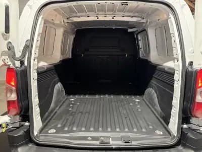 Vendo Peugeot Partner 2023 - 17750 EUR, 80117 km - AUTO.MOTO.pt