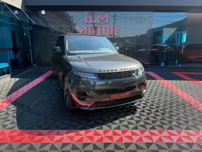 Vendo Land Rover Range Rover Sport 2025 - 136000 EUR, 4000 km - AUTO.MOTO.pt