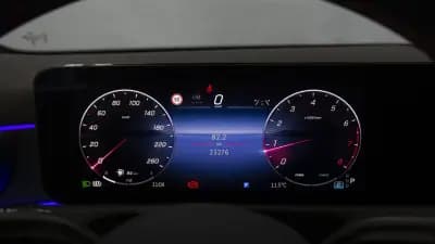 Vendo Mercedes-Benz A 200 2023 - 30850 EUR, 23000 km - AUTO.MOTO.pt