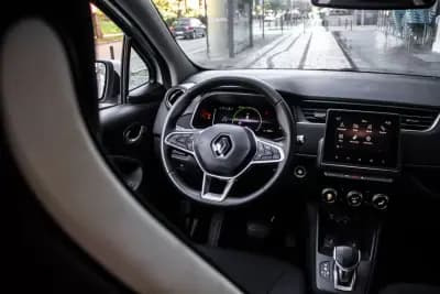 Sell Renault Zoe 2020 - 12900 EUR, 44743 km - AUTO.MOTO.pt