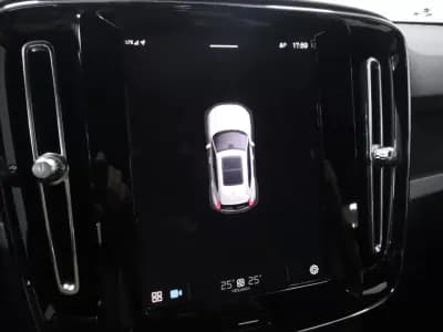 Vendo Volvo XC 40 2022 - 26990 EUR, 111000 km - AUTO.MOTO.pt