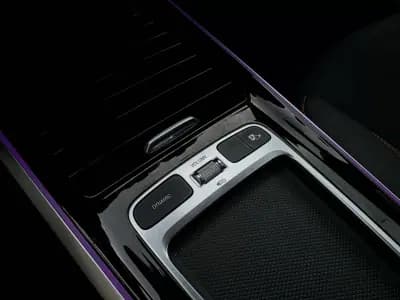 Sell Mercedes-Benz EQB 2025 - 65000 EUR, 20000 km - AUTO.MOTO.pt