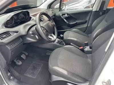 Sell Peugeot 208 2015 - 8250 EUR, 123851 km - AUTO.MOTO.pt