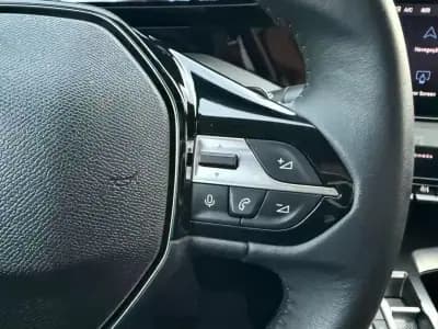 Vendo Peugeot 308 2022 - 21999 EUR, 128000 km - AUTO.MOTO.pt