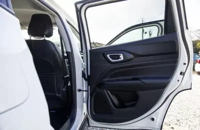 Sell Jeep Compass 2022 - 24250 EUR, 92000 km - AUTO.MOTO.pt