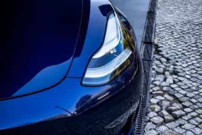 Vendo Tesla Model 3 2020 - 29750 EUR, 73831 km - AUTO.MOTO.pt