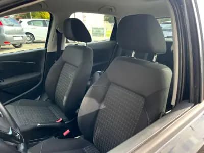 Vendo Volkswagen Polo 2015 - 8750 EUR, 140000 km - AUTO.MOTO.pt