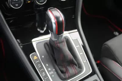 Vendo Volkswagen Golf 2017 - 33990 EUR, 55000 km - AUTO.MOTO.pt