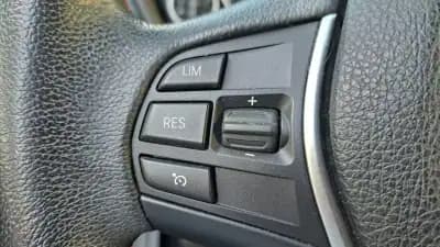 Vendo BMW 320 2018 - 21500 EUR, 131572 km - AUTO.MOTO.pt