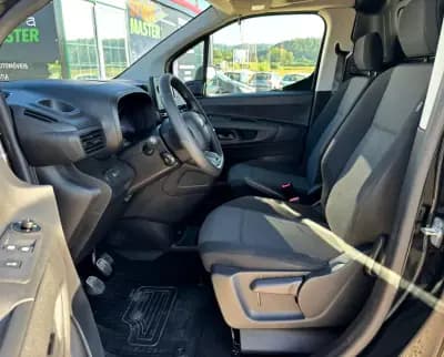 Sell Toyota Proace 2023 - 15750 EUR, 51075 km - AUTO.MOTO.pt