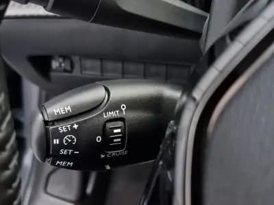 Vendo Peugeot 208 2023 - 29250 EUR, 4874 km - AUTO.MOTO.pt