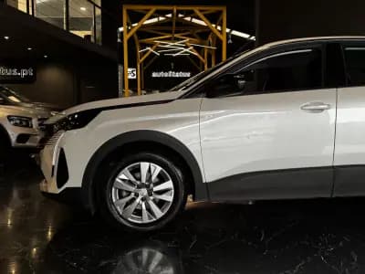 Vendo Peugeot 3008 2022 - 19990 EUR, 171600 km - AUTO.MOTO.pt