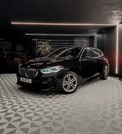 Vendo BMW 118 2021 - 22750 EUR, 111912 km - AUTO.MOTO.pt