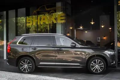 Vendo Volvo XC 90 2021 - 48990 EUR, 93199 km - AUTO.MOTO.pt