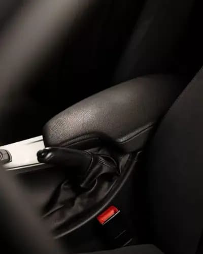 Vendo BMW 318 2013 - 17950 EUR, 189000 km - AUTO.MOTO.pt