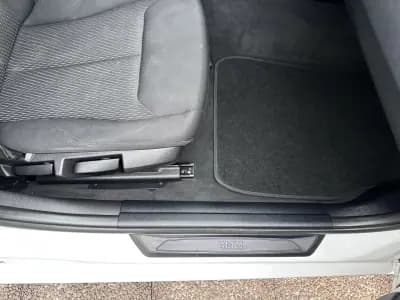 Sell BMW 318 2016 - 14900 EUR, 160000 km - AUTO.MOTO.pt