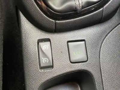 Vendo Renault Clio Sport Tourer 2019 - 13999 EUR, 127245 km - AUTO.MOTO.pt