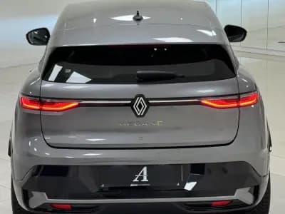 Vendo Renault Mégane E-Tech 2022 - 23890 EUR, 69000 km - AUTO.MOTO.pt