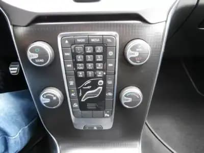 Vendo Volvo V40 2017 - 16800 EUR, 170641 km - AUTO.MOTO.pt