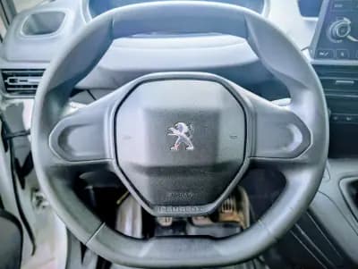 Vendo Peugeot Partner 2020 - 10950 EUR, 123118 km - AUTO.MOTO.pt