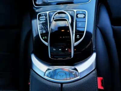 Vendo Mercedes-Benz GLC 220 2018 - 29950 EUR, 198985 km - AUTO.MOTO.pt