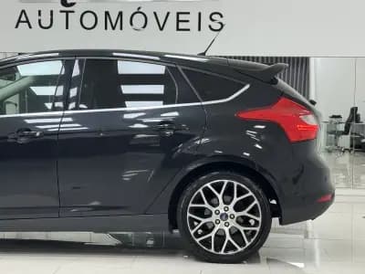 Vendo Ford Focus 2012 - 8990 EUR, 197000 km - AUTO.MOTO.pt