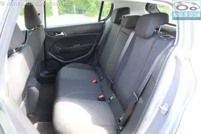 Sell Peugeot 308 2019 - 13250 EUR, 174000 km - AUTO.MOTO.pt