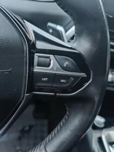 Vendo Peugeot 5008 2021 - 19900 EUR, 128209 km - AUTO.MOTO.pt