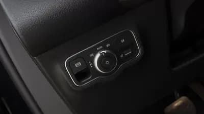 Vendo Mercedes-Benz GLB 180 2022 - 29900 EUR, 172000 km - AUTO.MOTO.pt