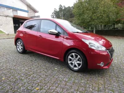 Sell Peugeot 208 2014 - 7990 EUR, 71000 km - AUTO.MOTO.pt