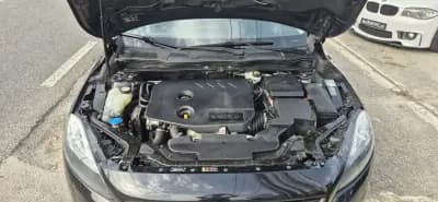 Vendo Volvo V40 2015 - 12400 EUR, 216200 km - AUTO.MOTO.pt
