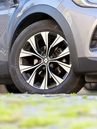 Vendo Renault Captur 2024 - 18950 EUR, 53000 km - AUTO.MOTO.pt