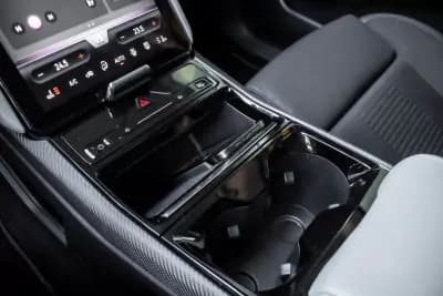 Vendo Ford Explorer 2024 - 39990 EUR, 15628 km - AUTO.MOTO.pt