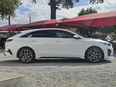 Vendo Kia ProCeed 2020 - 17400 EUR, 119400 km - AUTO.MOTO.pt