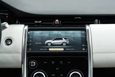 Vendo Land Rover Discovery Sport 2021 - 36950 EUR, 63000 km - AUTO.MOTO.pt