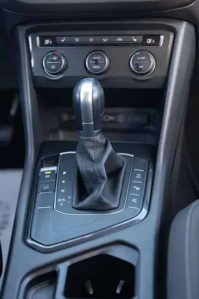 Sell Volkswagen Tiguan Allspace 2018 - 29890 EUR, 105000 km - AUTO.MOTO.pt