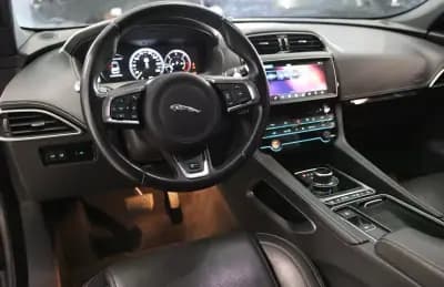 Sell Jaguar F-Pace 2018 - 33900 EUR, 70000 km - AUTO.MOTO.pt